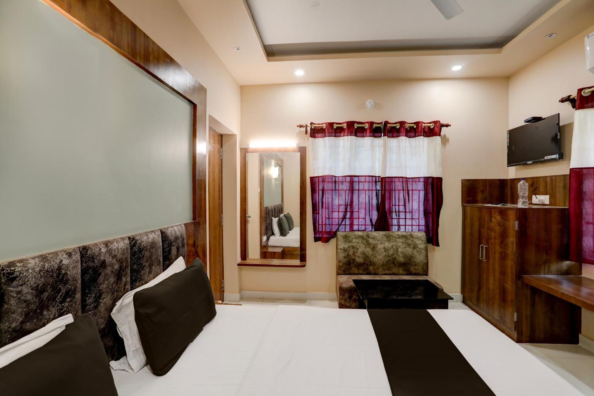 Hotel O Ruby House Puri Buitenkant foto