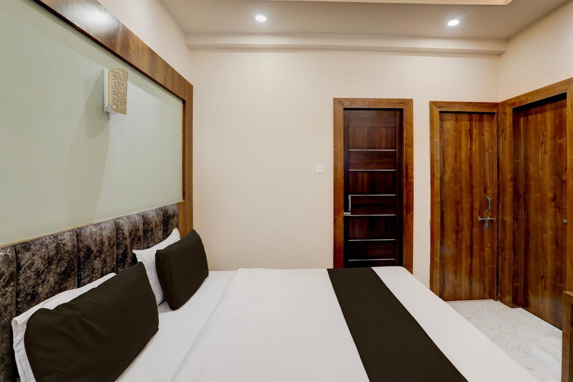 Hotel O Ruby House Puri Buitenkant foto